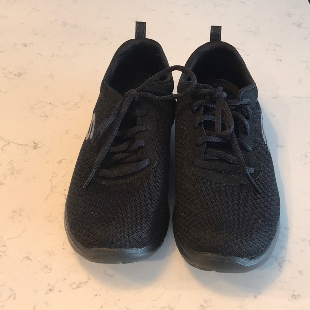 BRAND NEW Sketchers Wide Fit Memory Foam Sneakers